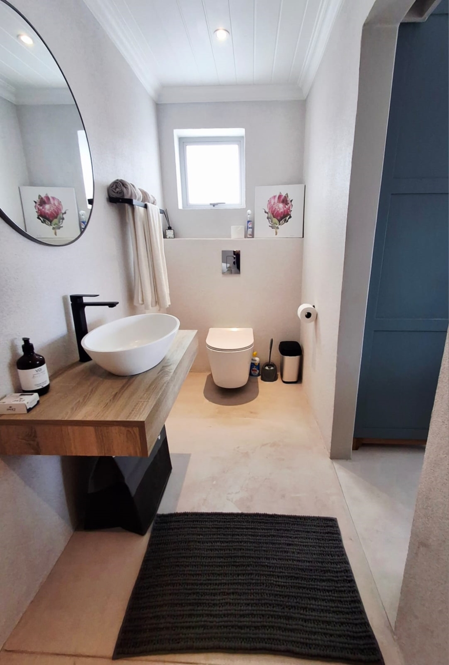 4 Bedroom Property for Sale in Struisbaai Western Cape